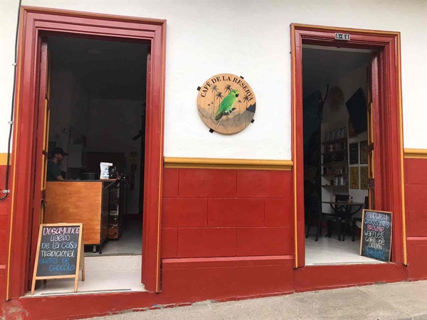 Tienda de café especial de origen, Brunch, música, amigos y buenos momentos.