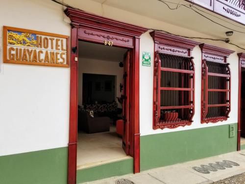 Hoteles y Alojamiento