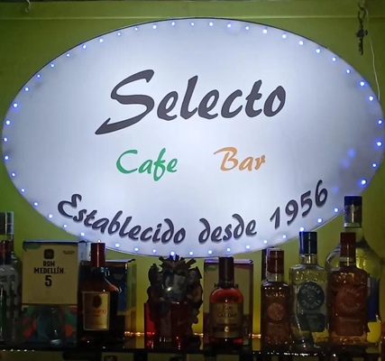 Selecto Cafe Bar