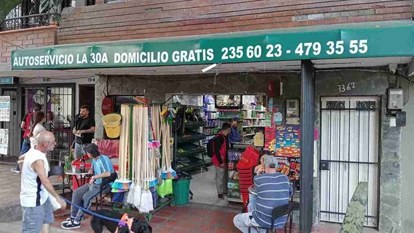 Autoservicio La 30 A