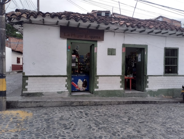 Tienda La Mejor Esquina De Las Coloradas